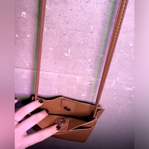 Petite Brown Oak+Fort crossbody bag - Picture 4 of 4